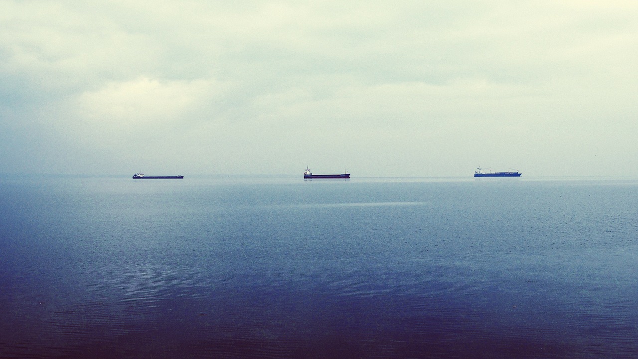 oil-tankers supertankers oil tankers free photo