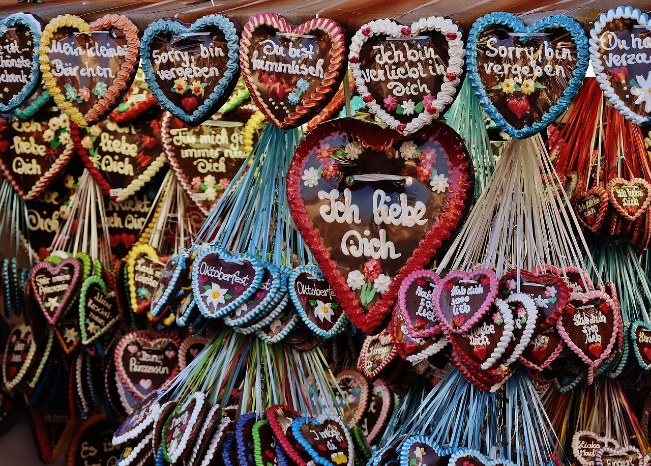 oktoberfest sales stand gingerbread free photo