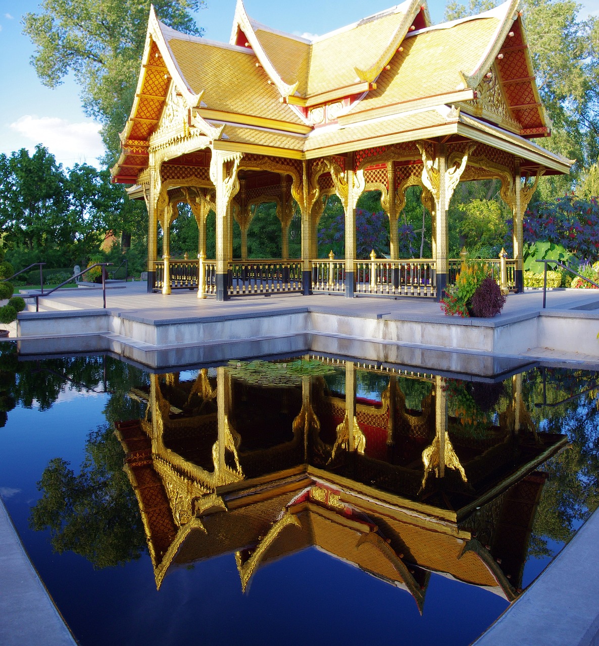 olbrich thai pavilion  botanical  gardens free photo