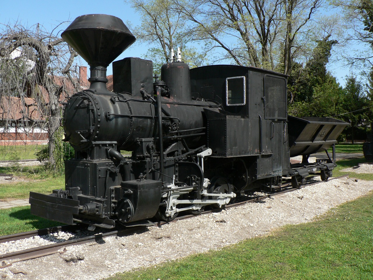 old steam engine narrow track free photo