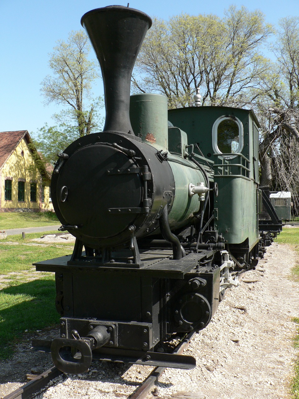 old steam engine narrow track free photo