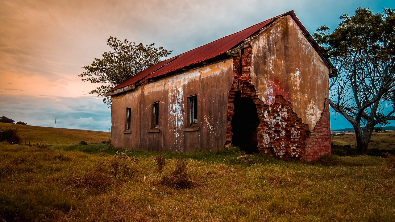 old farmhouse landscape free photo