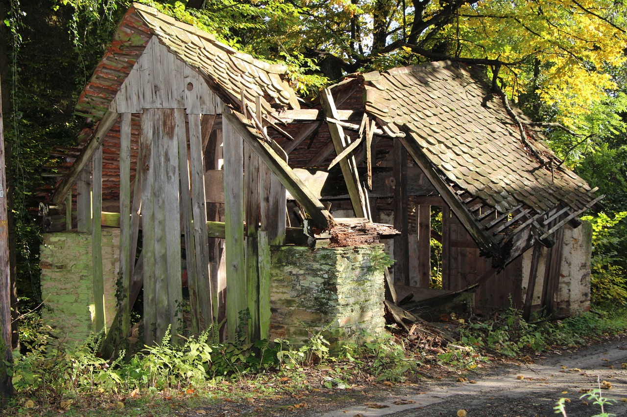 old home decay free photo