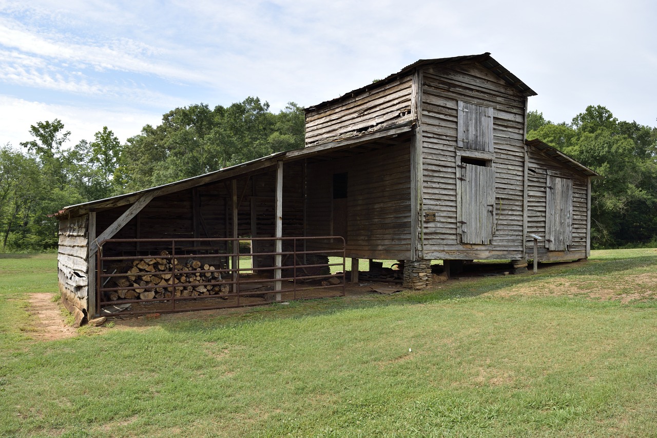 old barn shed shed free photo