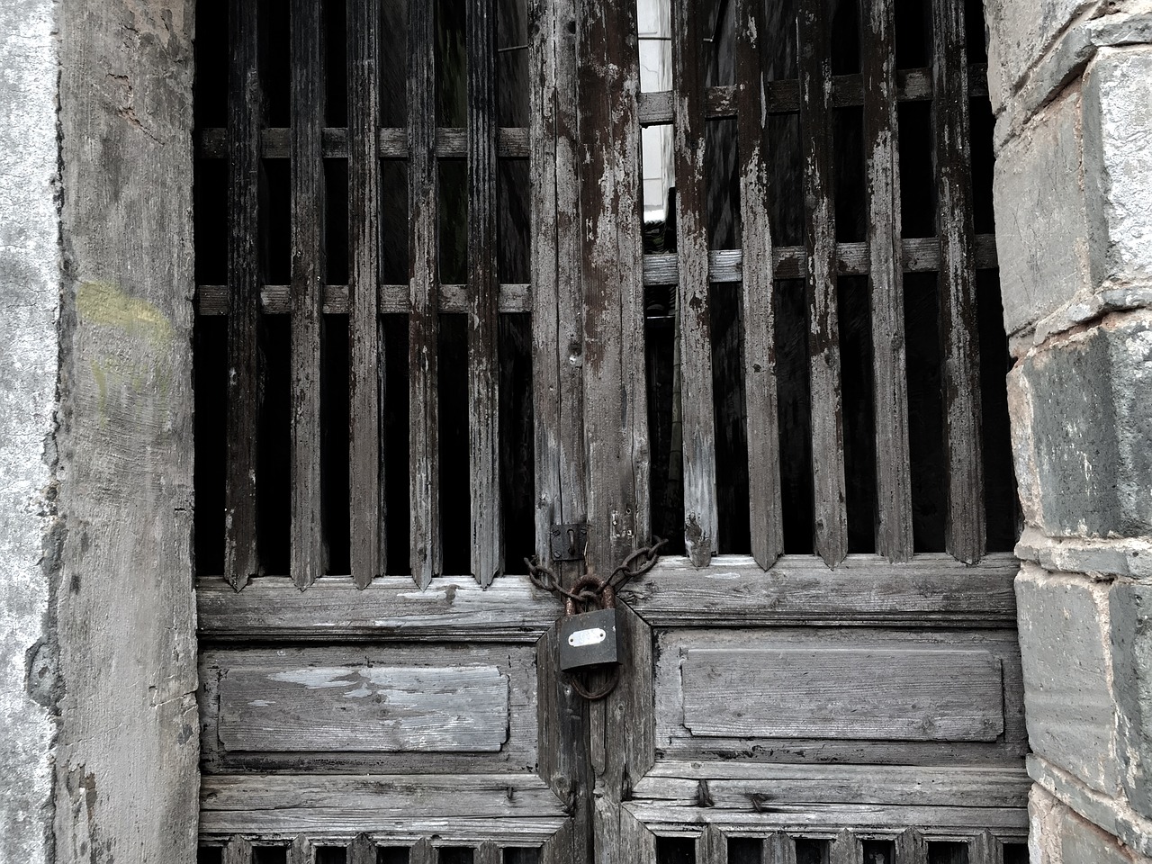 old door lock free photo