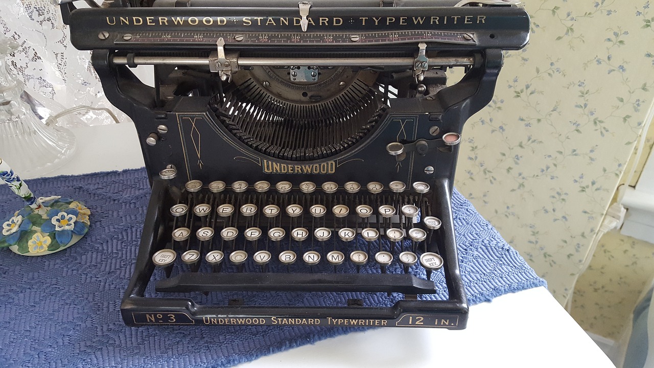 old vintage typewriter antique free photo