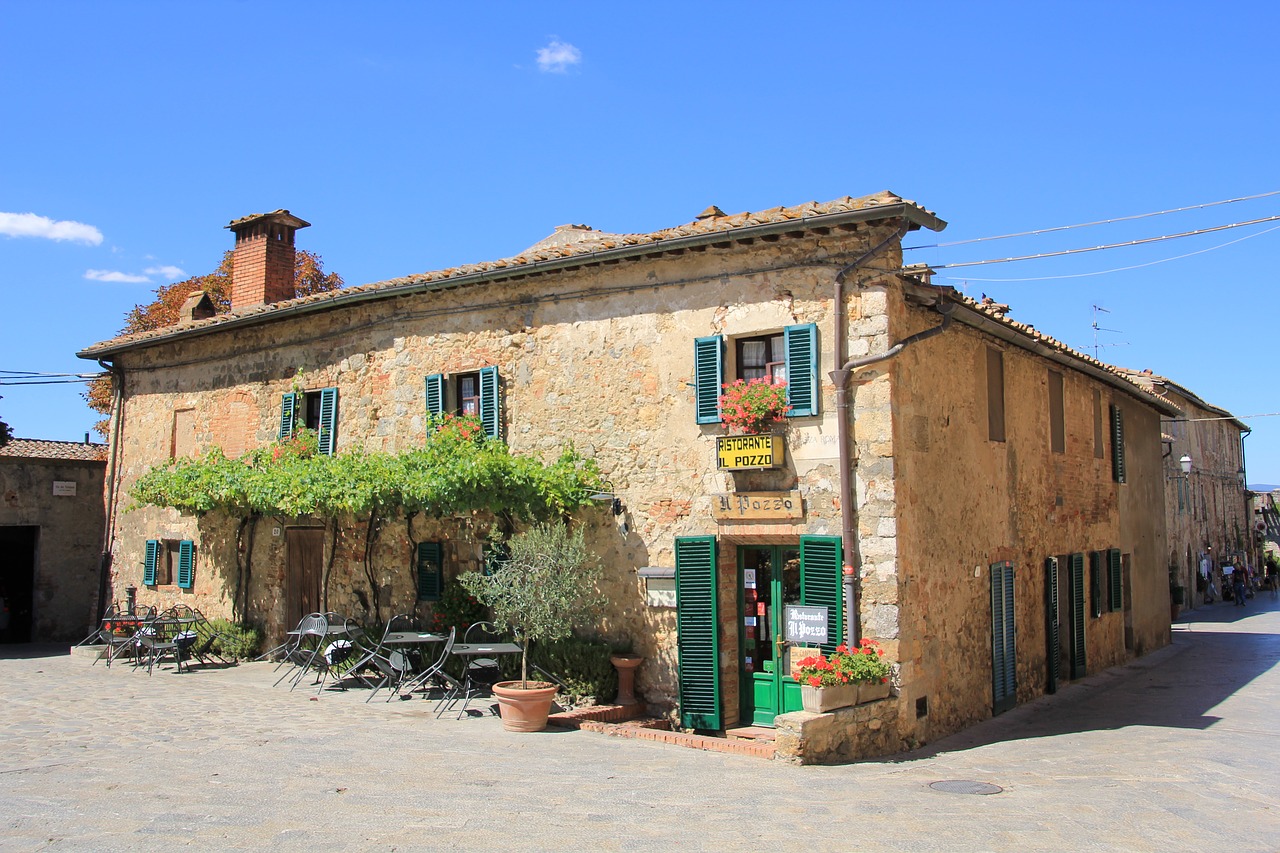 old castello di monteriggioni toscane free photo