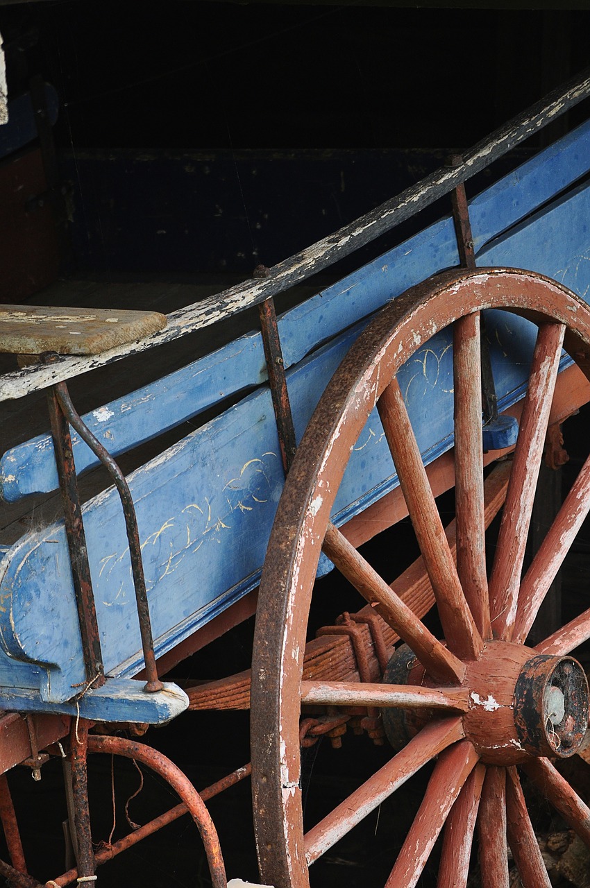 old rustic wagon free photo