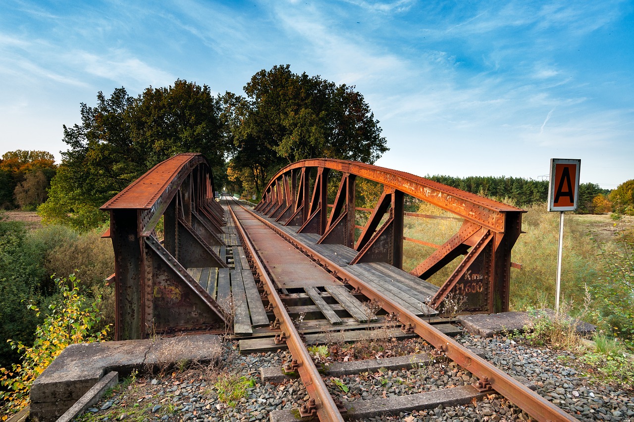 old steel arch free photo