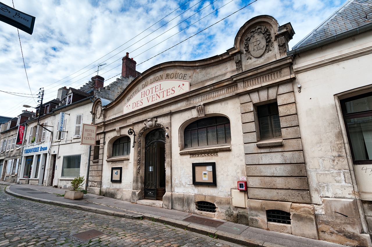 old facade soissons free photo