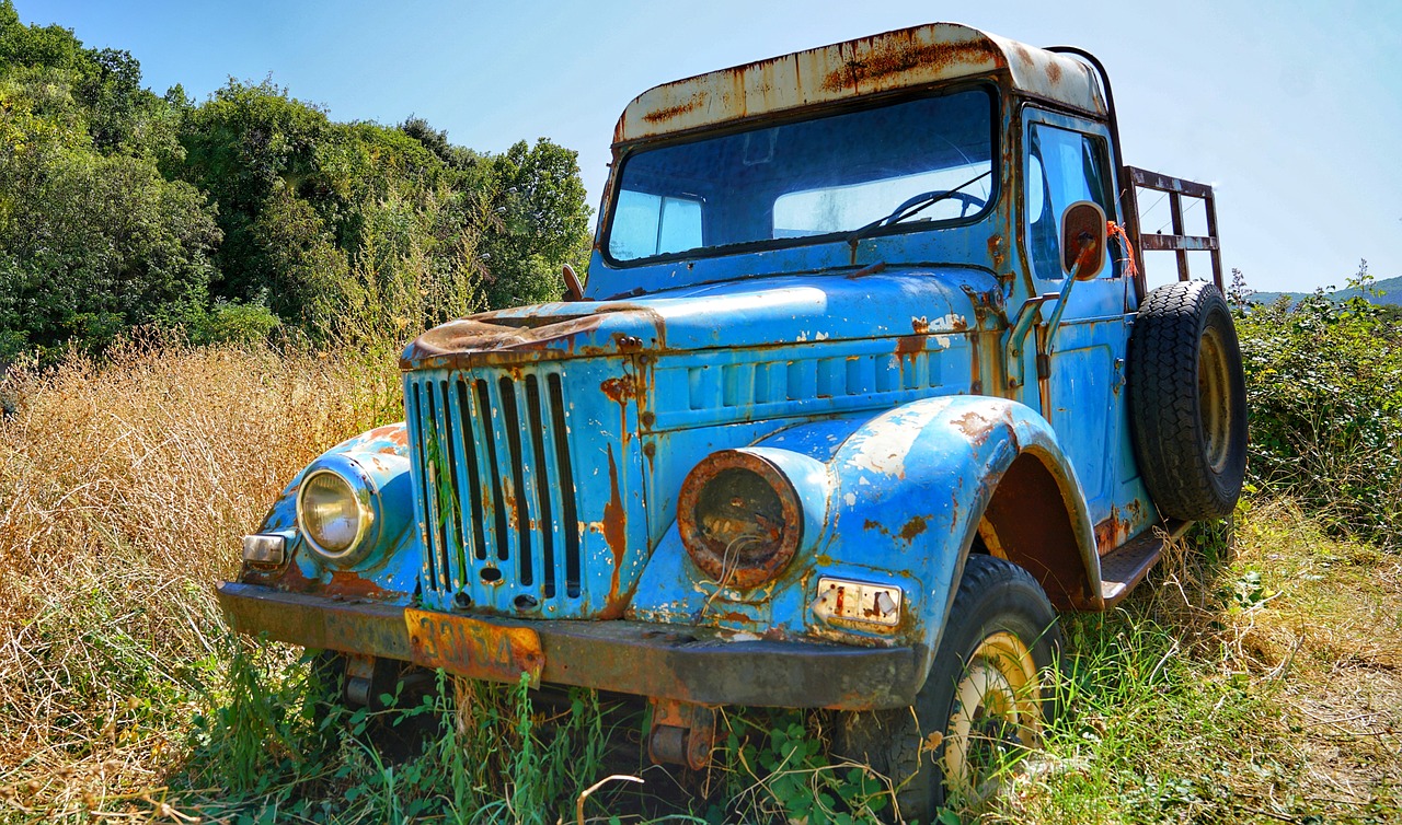 old abandoned jeep free photo