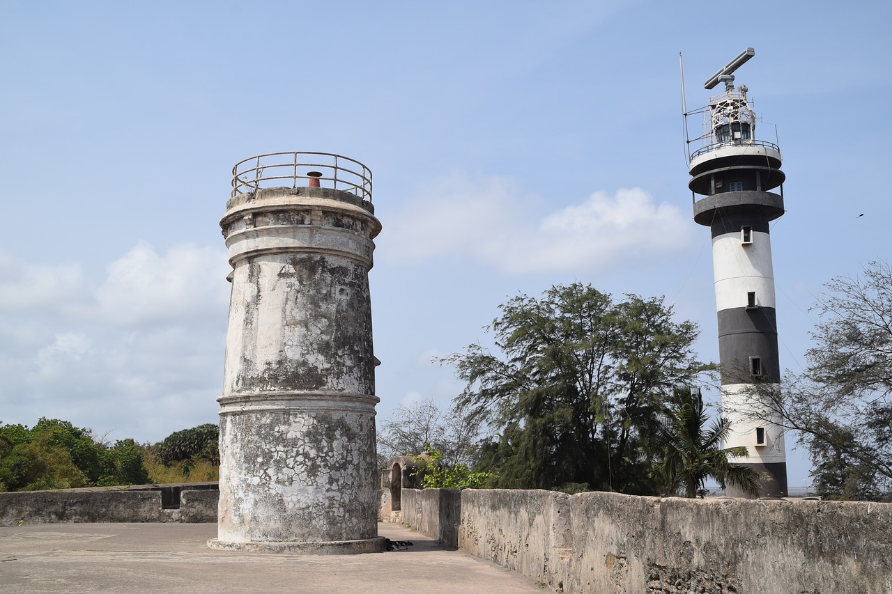 old new light houses daman free photo