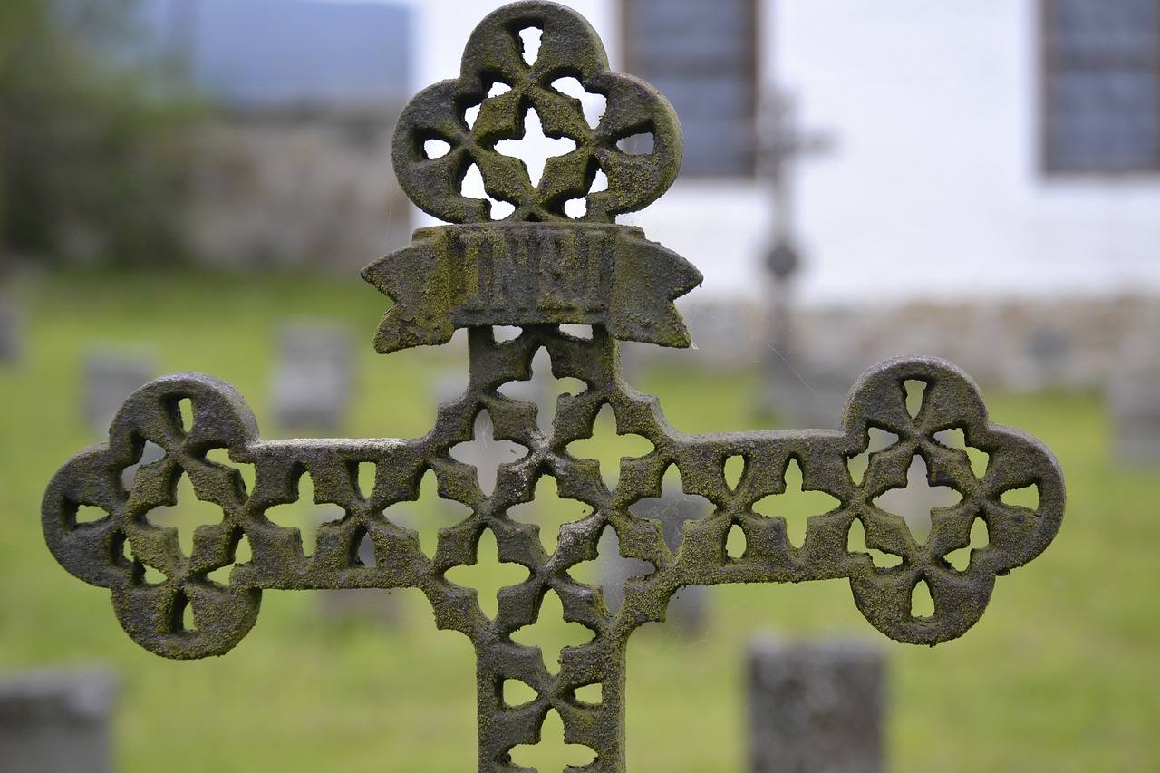 old iron cemetery free photo