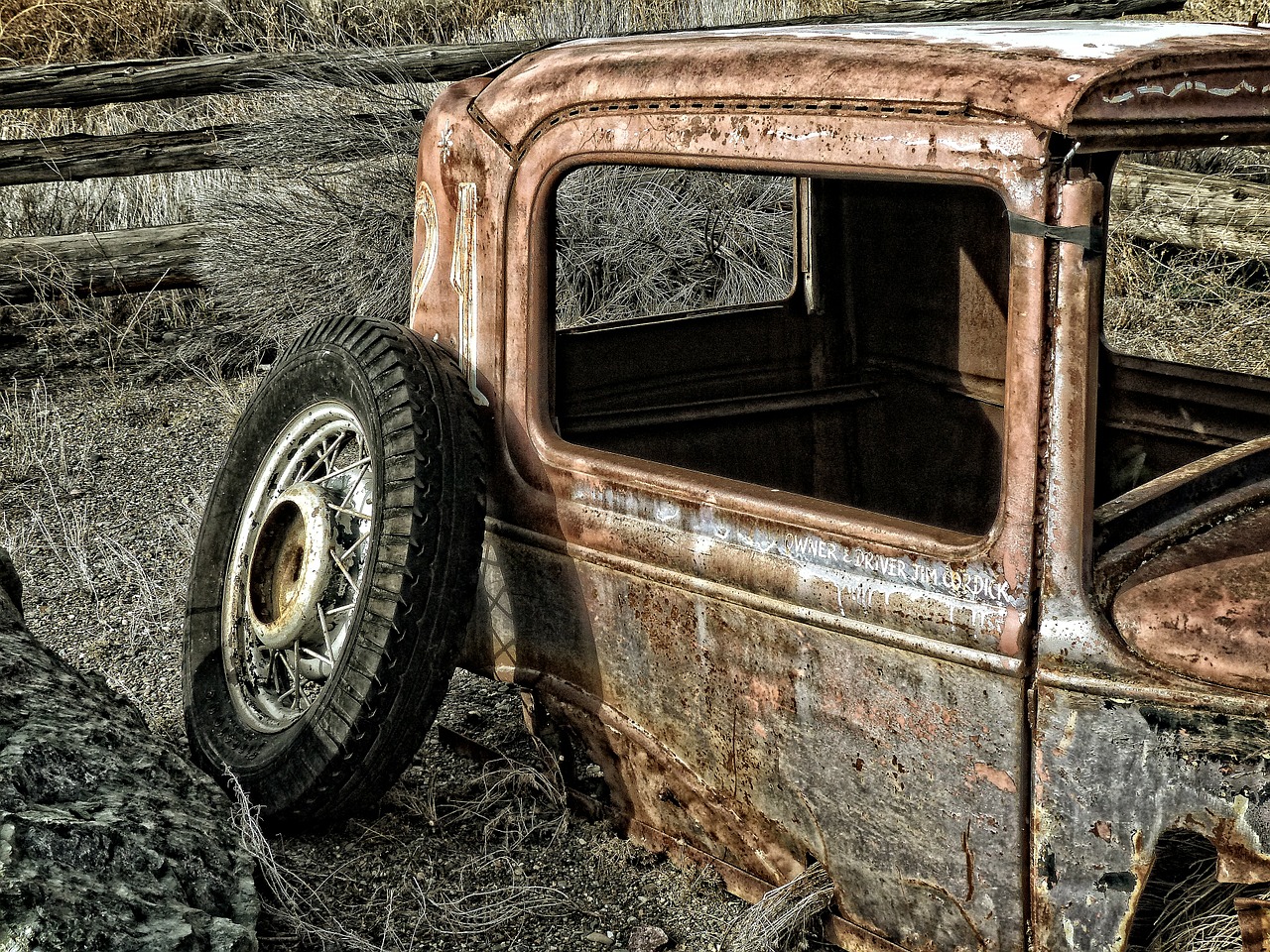 old rusty car free photo