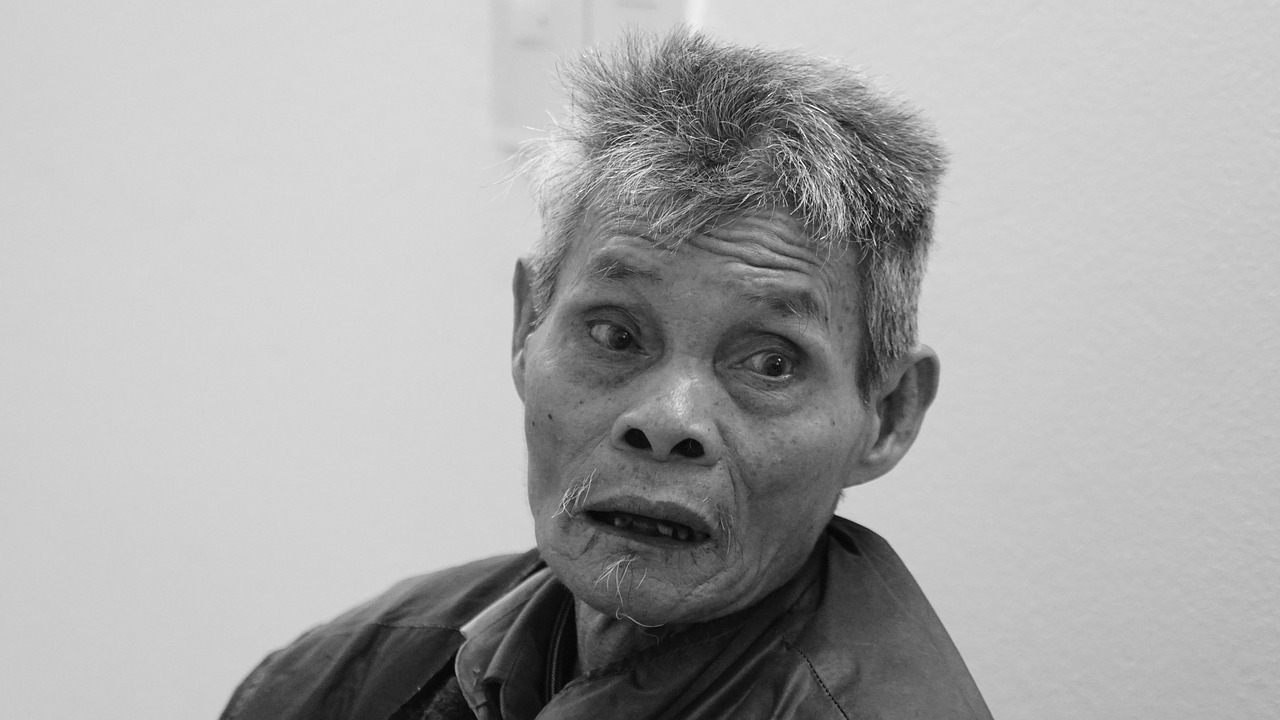 old  man  black and white free photo