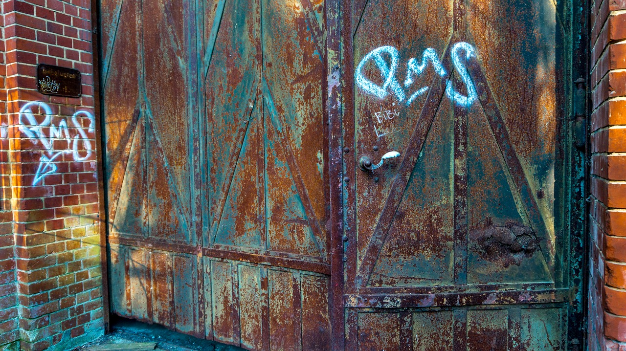 old  painting  door free photo