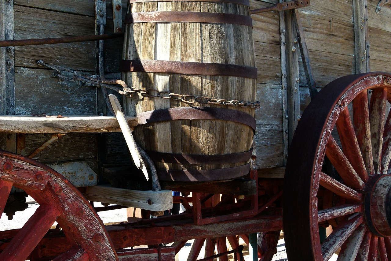 old wooden wagon free photo