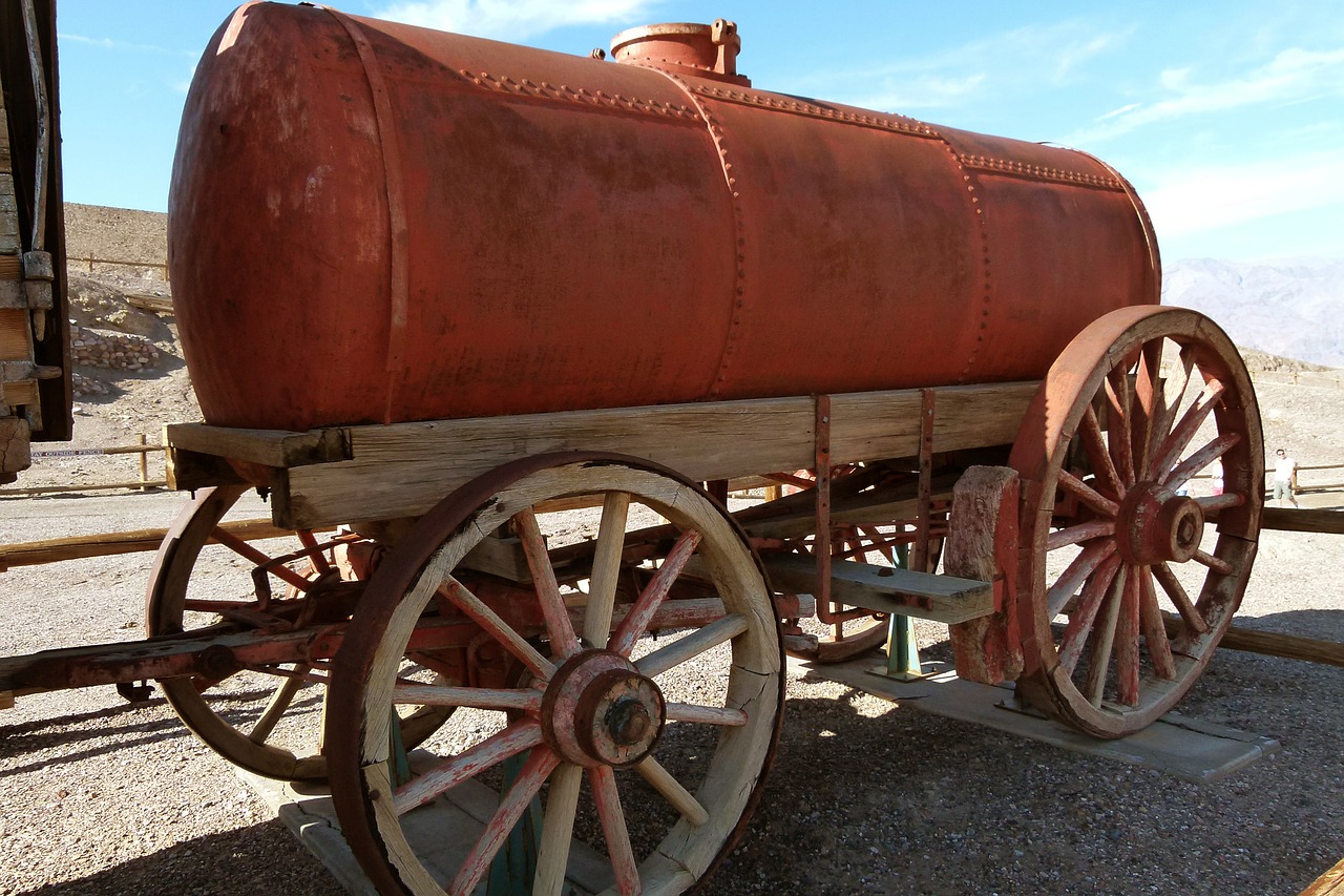 old wooden wagon free photo