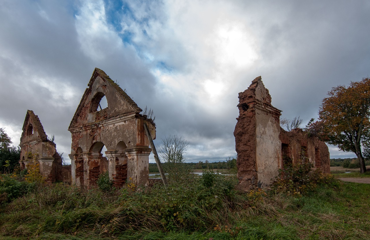 old  architecture  outdoors free photo