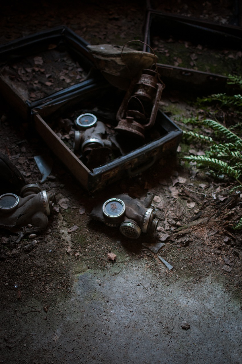 old  gas mask  abandoned free photo