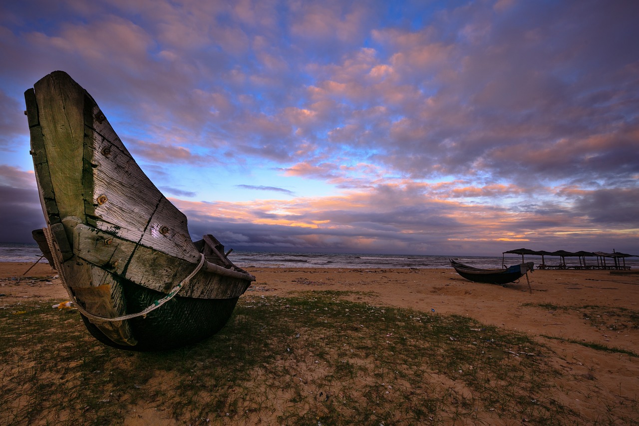 old  the boat  abandoned free photo