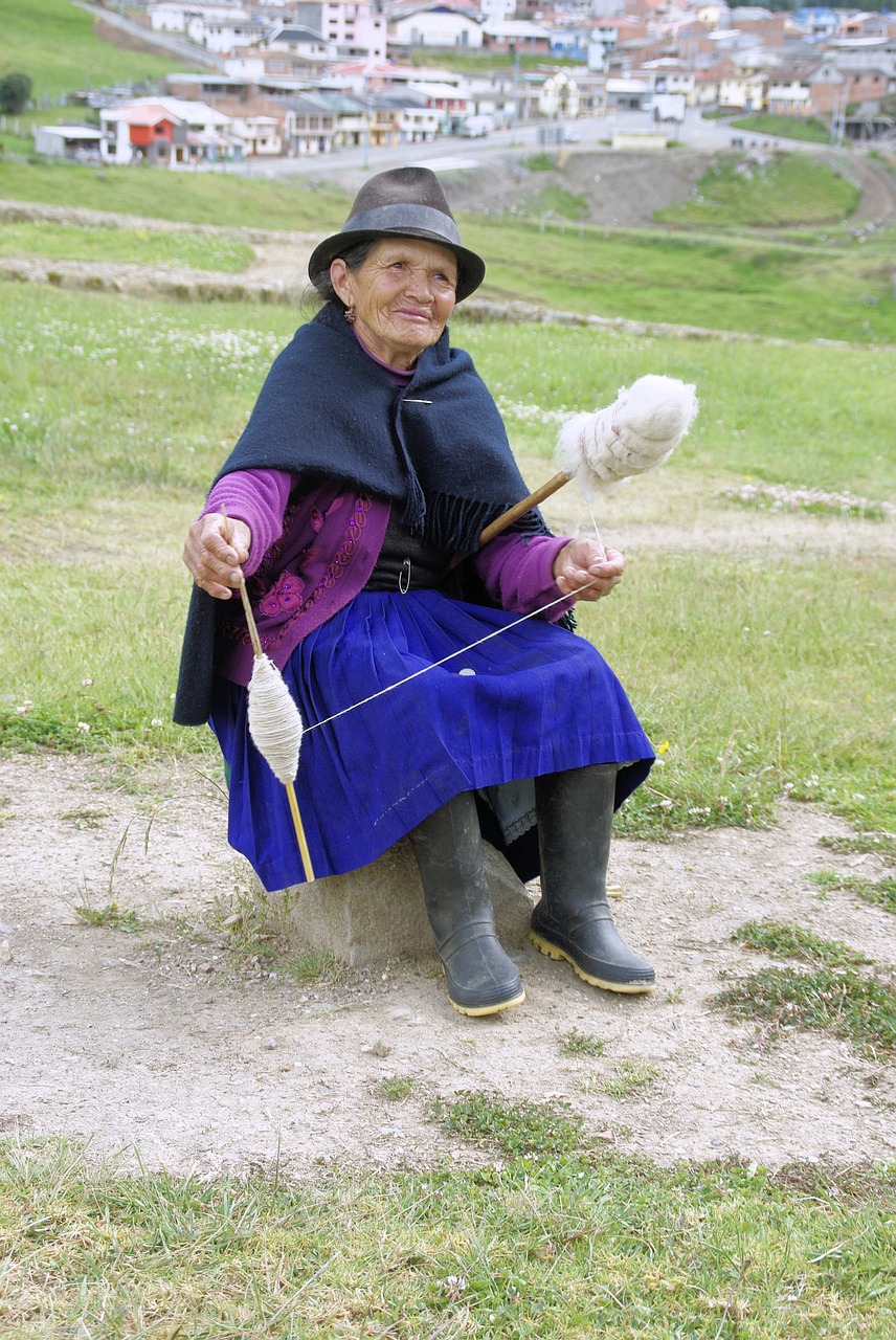 old woman spinner free photo