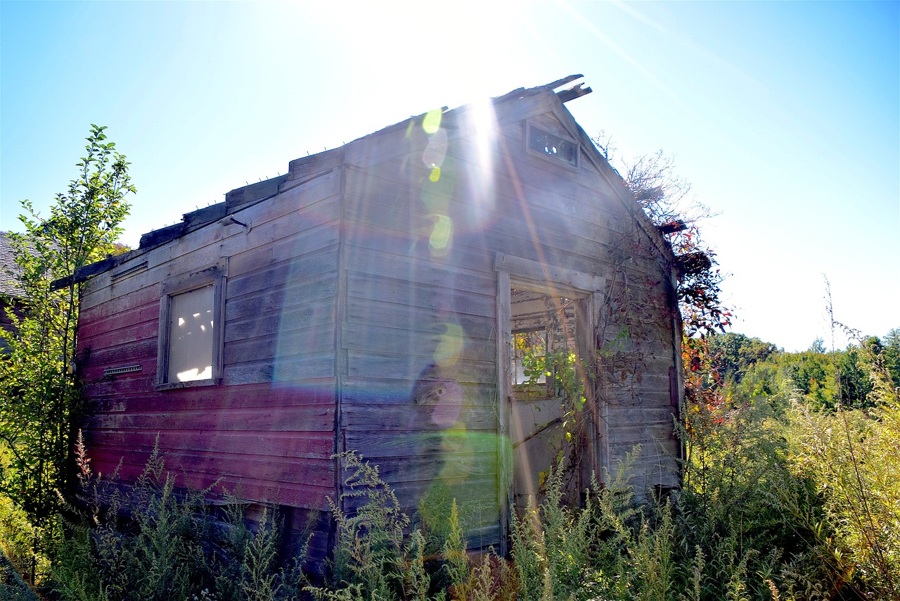 old abandoned house rural farm free photo