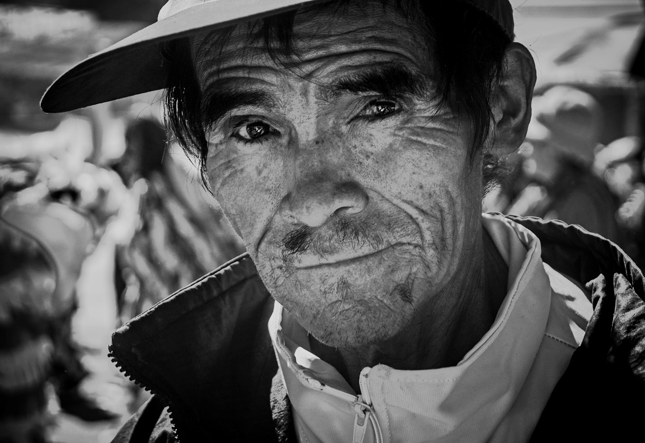 old age  look  portrait black-and-white free photo