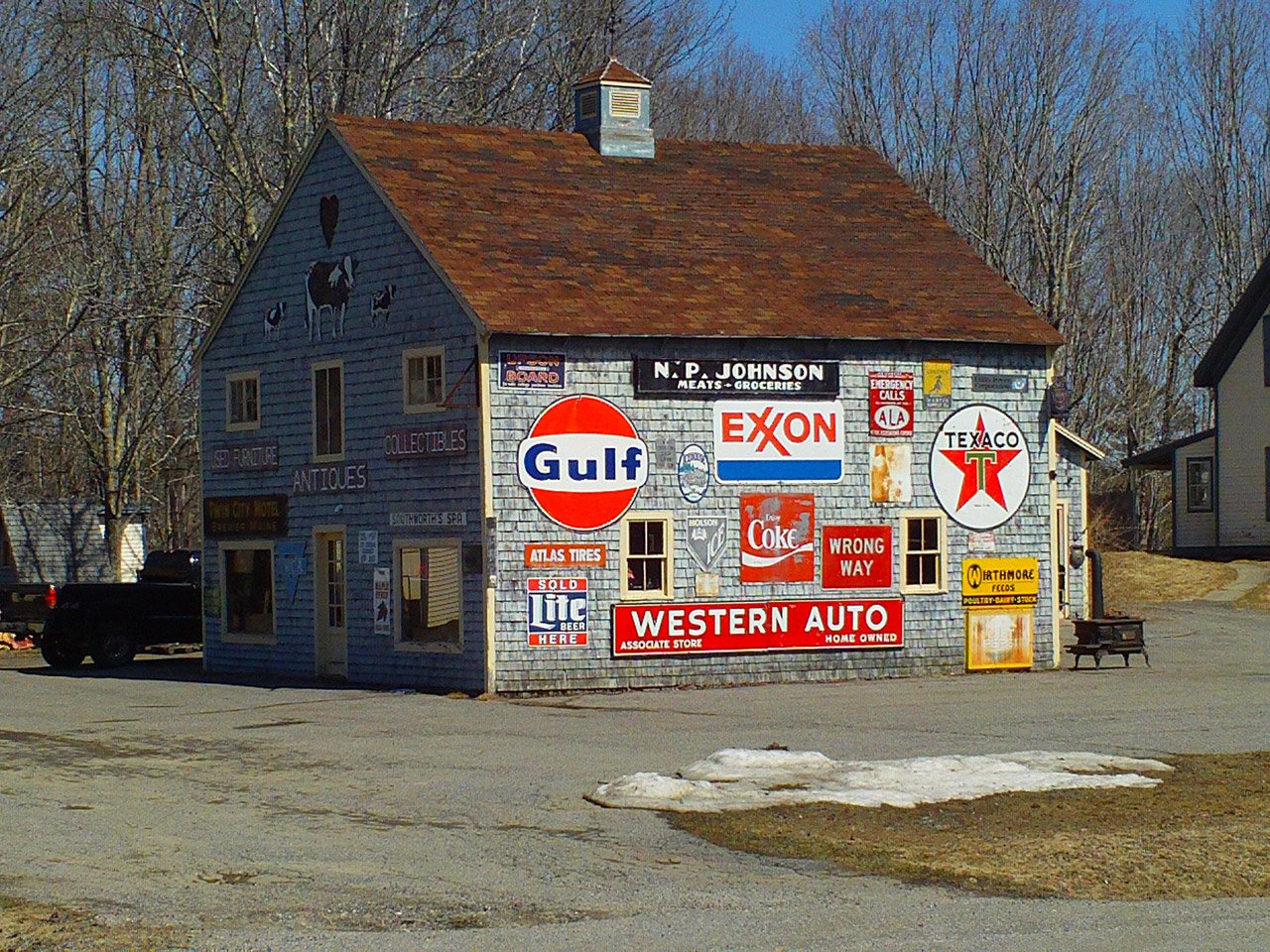 barn signs old barn free photo