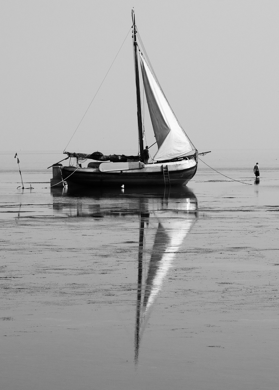 old boat sea refelection free photo