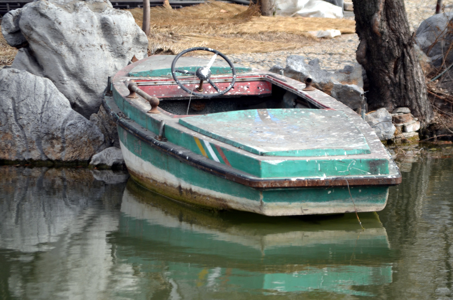 boat motorboat old free photo