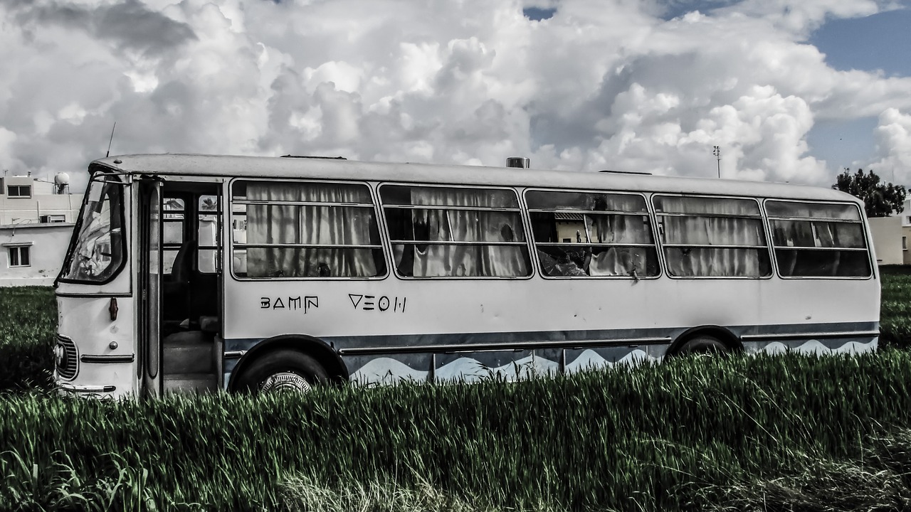 old bus abandoned rusty free photo