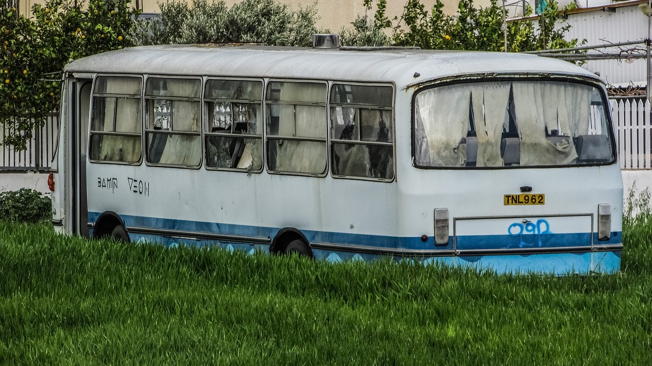 old bus abandoned rusty free photo