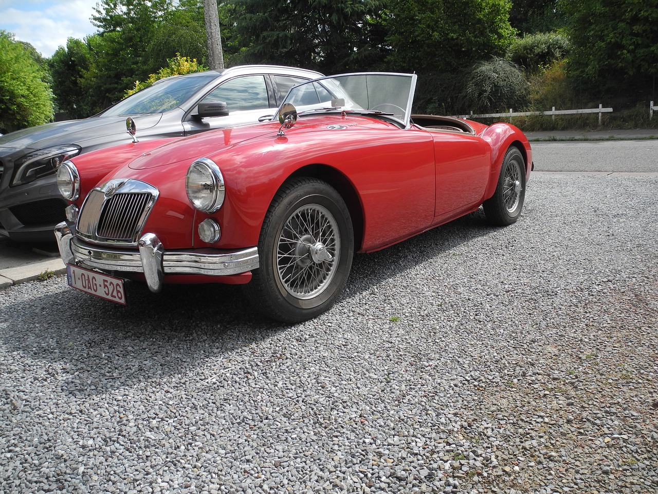 old car red bodywork mg free photo