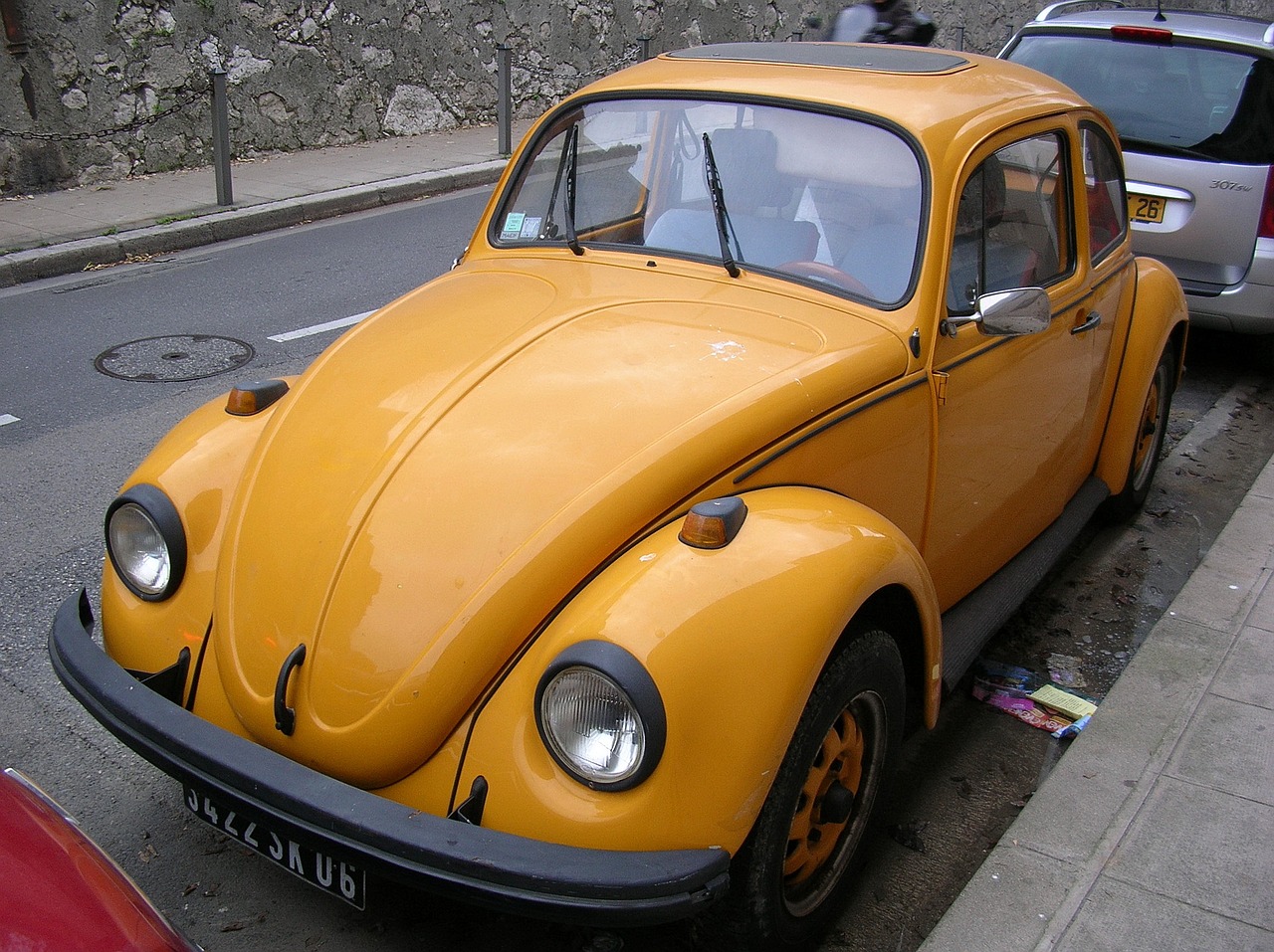 old car  volkswagen  ladybug free photo