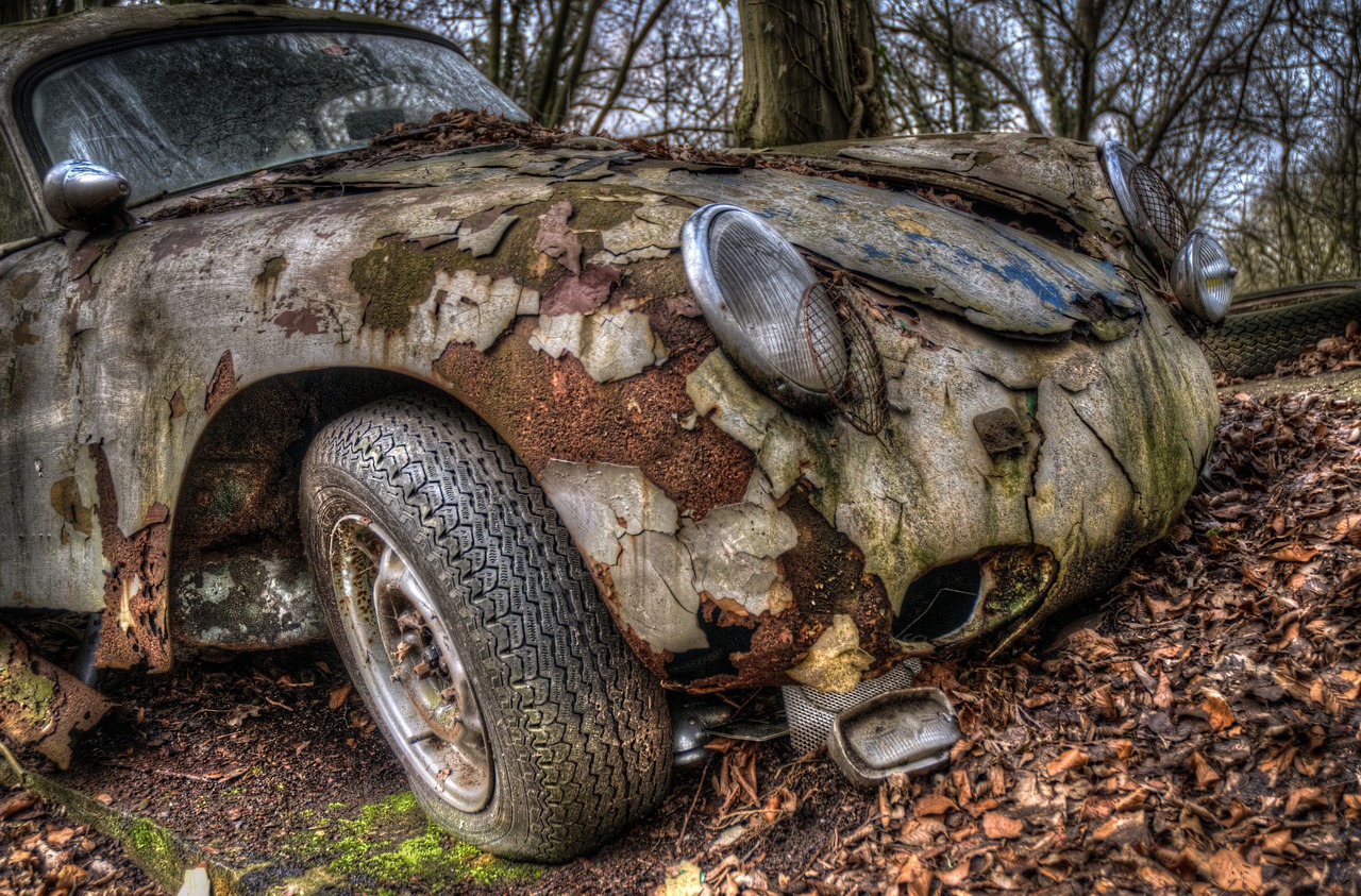 old car  rotten  rusty free photo