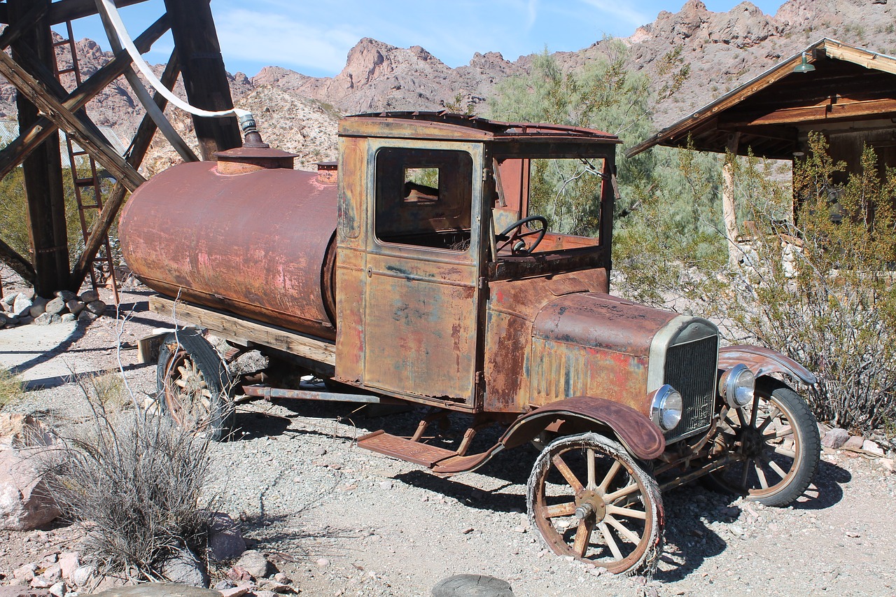 old car  rusty car  usa free photo