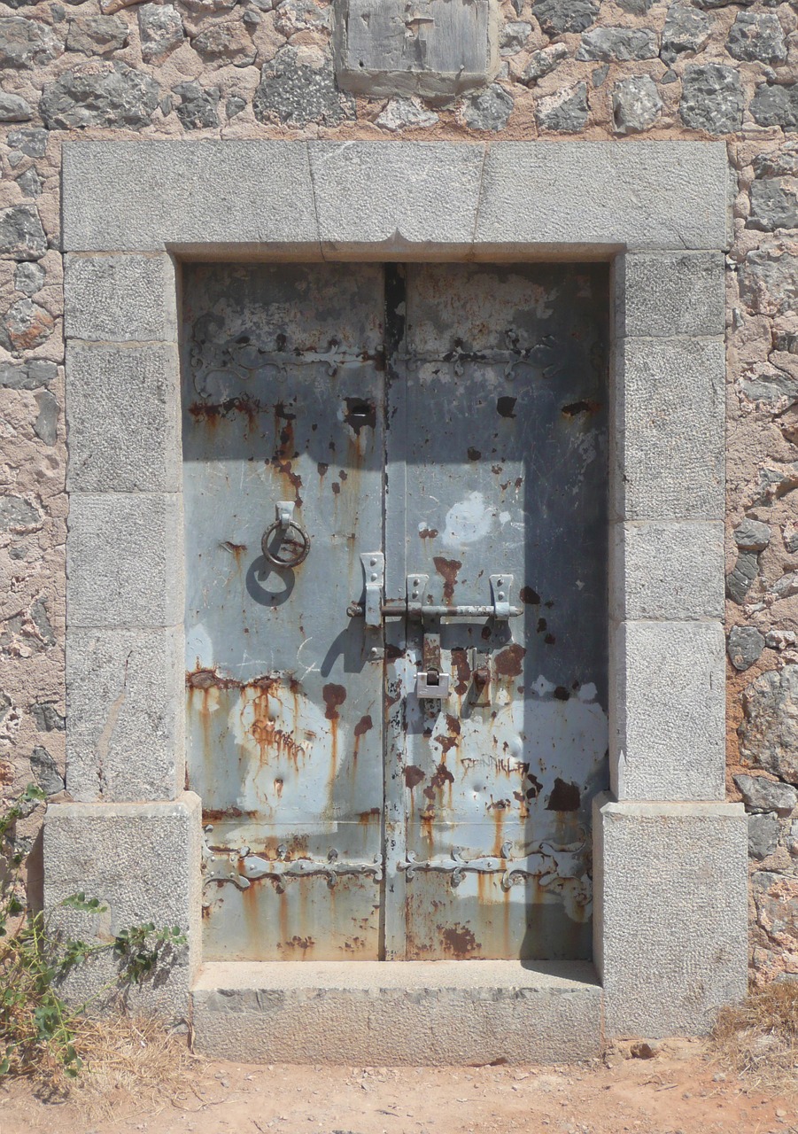 old door weathered mallorca port de soller free photo