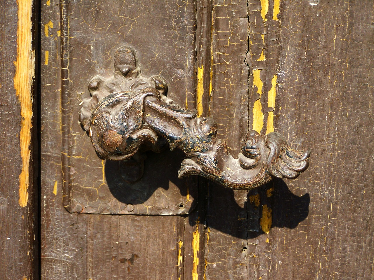 old doorknob antique tarnished free photo