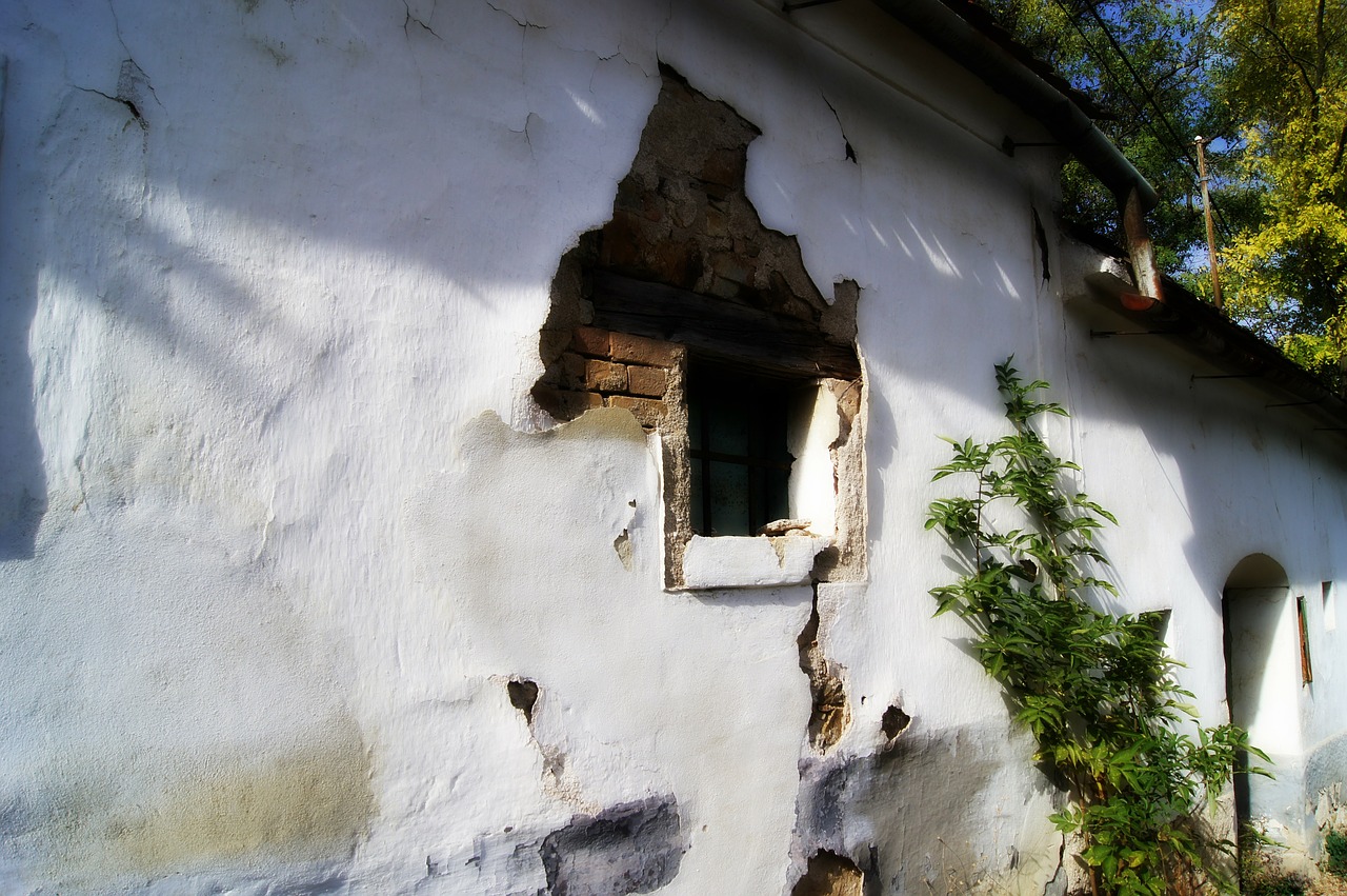 old house window wall free photo