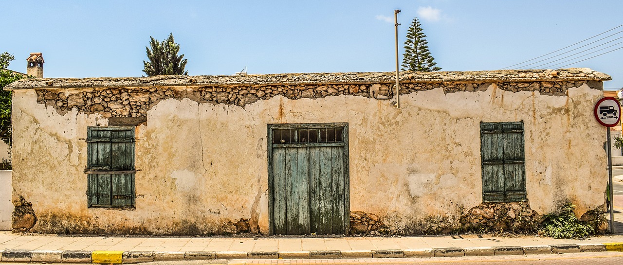 old house abandoned aged free photo