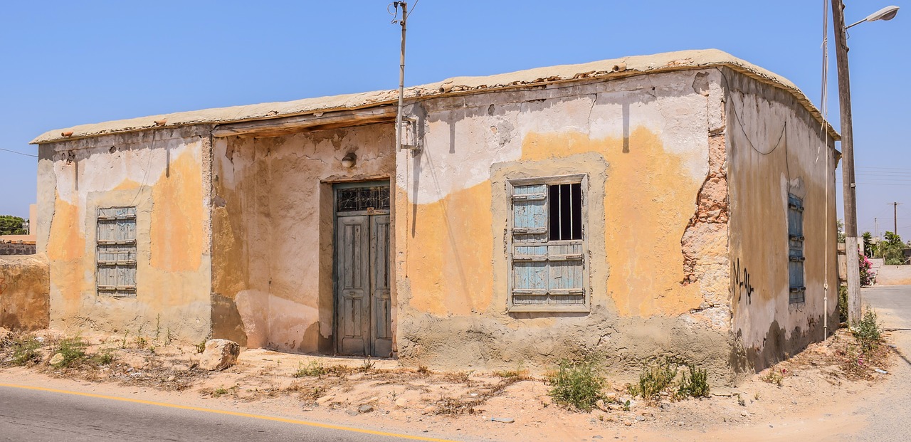 old house abandoned aged free photo