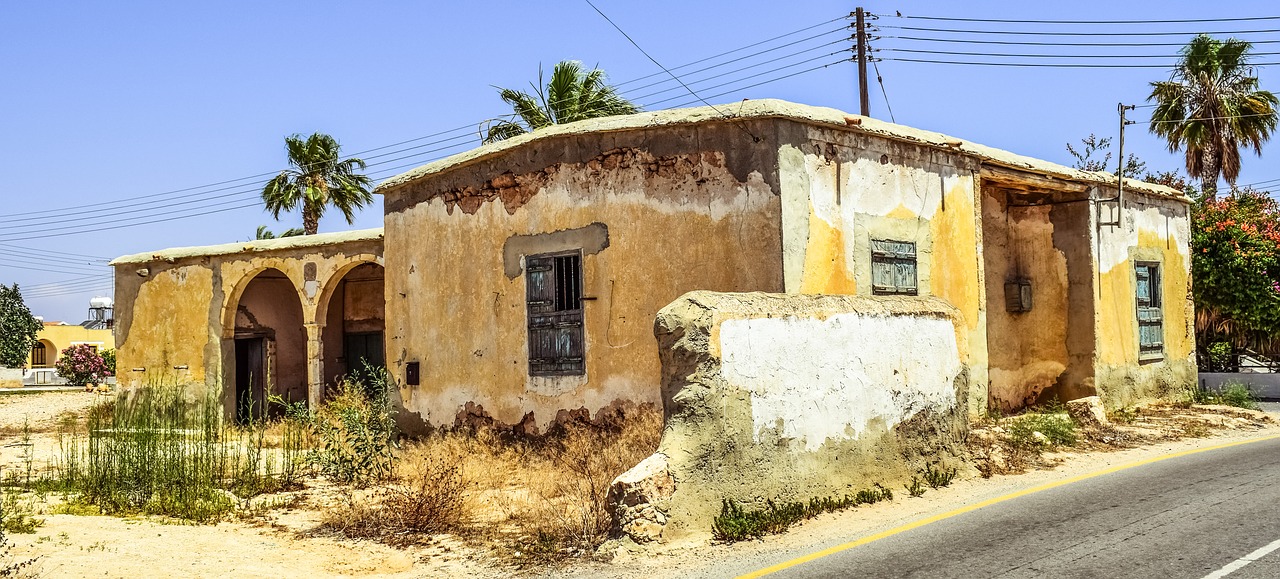 old house abandoned aged free photo