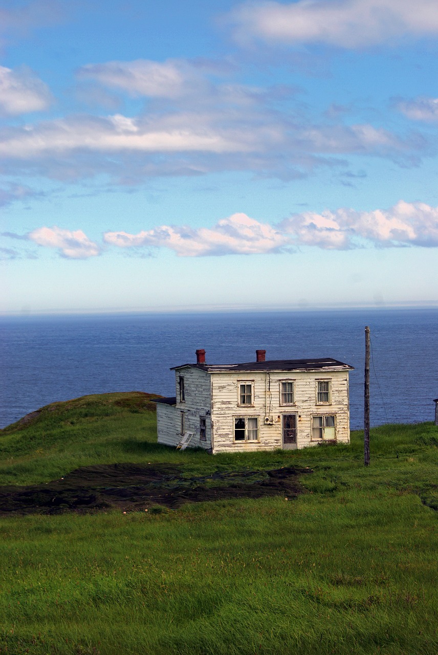 old house ocean house free photo