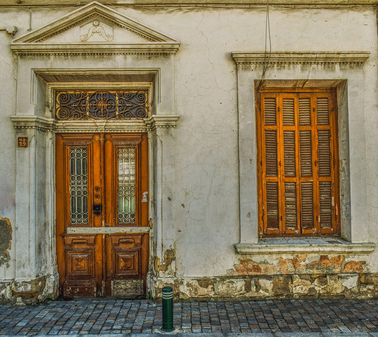 old house  facade  building free photo