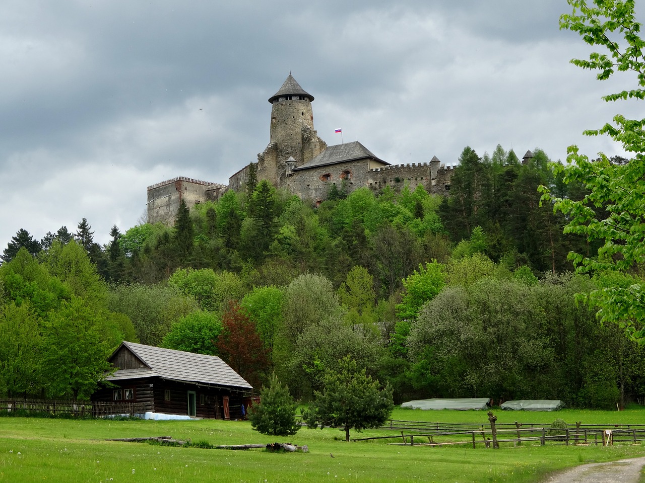 old lubovnia slovakia castle free photo