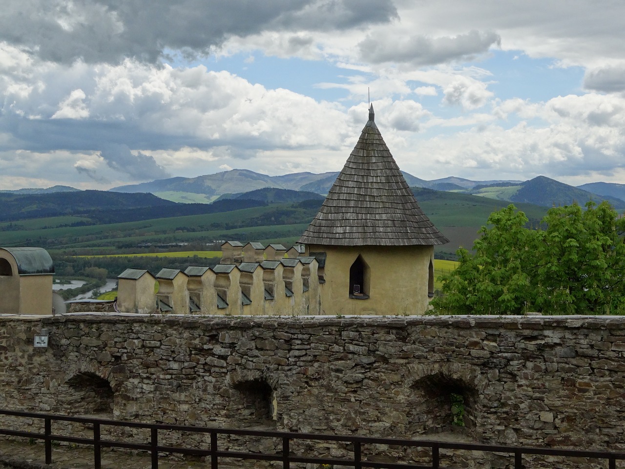 old lubovnia slovakia castle free photo