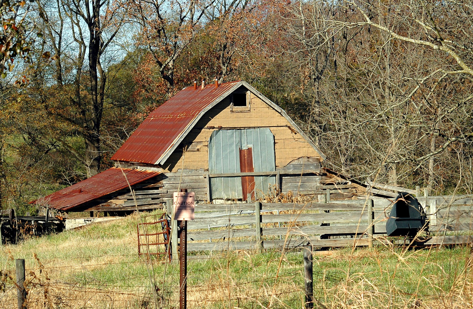 rustic old barn shed free photo