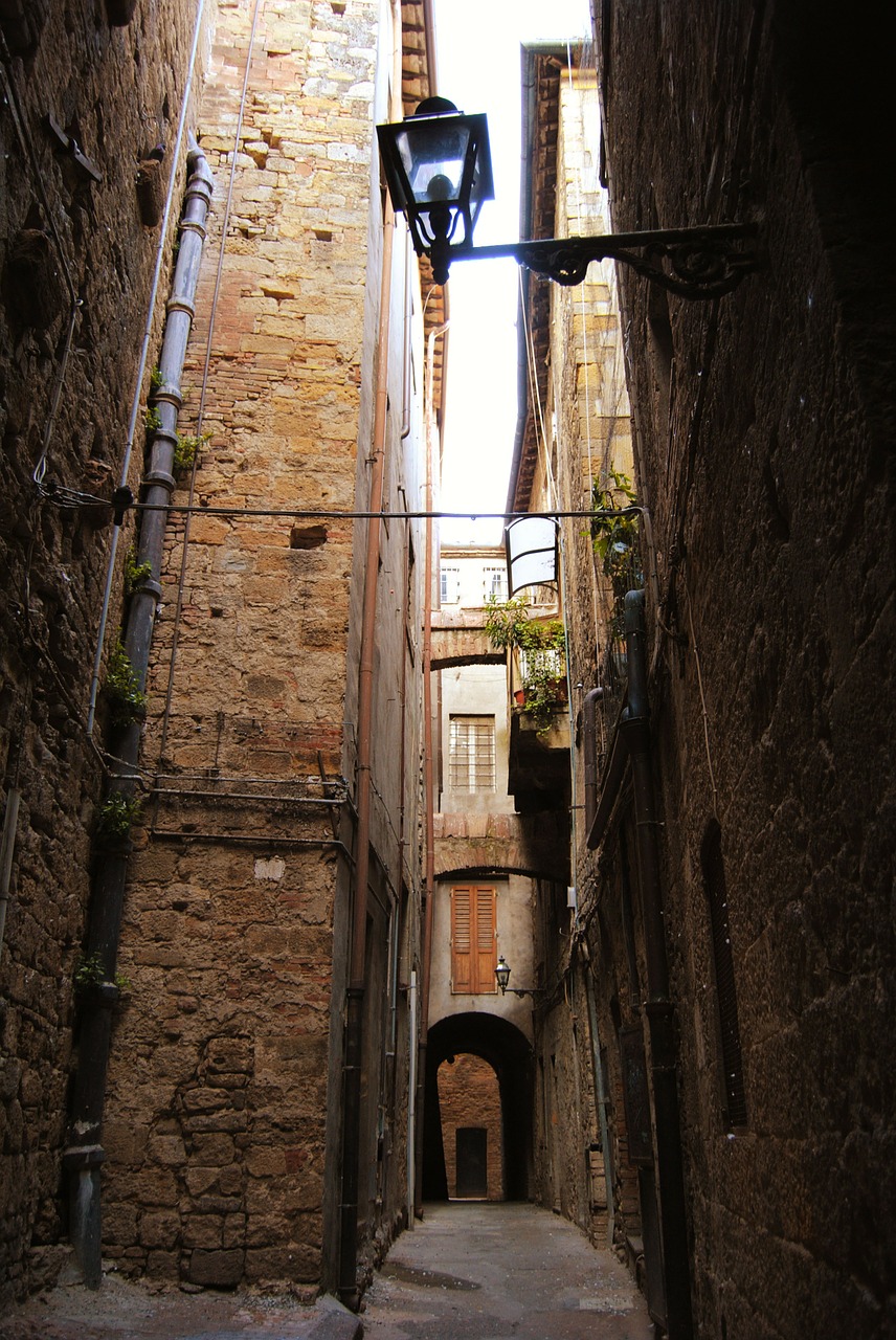 old street street volterra free photo