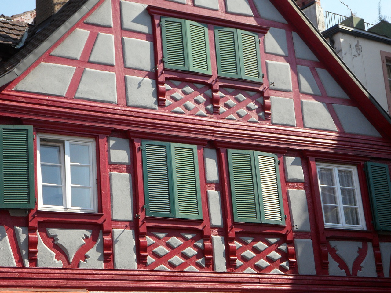 old town fachwerkhaus facade free photo